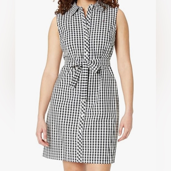 Tommy Hilfiger dress with pockets. - Picture 1 of 10